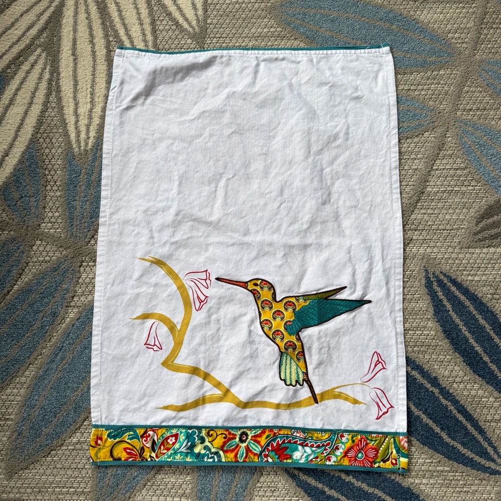 Vera Bradley‎ Embroidered Hummingbird Damask Kitchen Dish Towel 100% Cotton